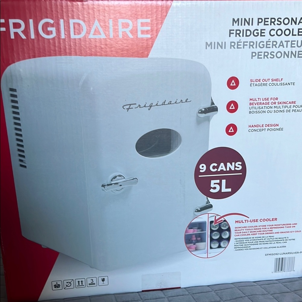 Frigidaire Mini Personal Fridge Cooler - sail